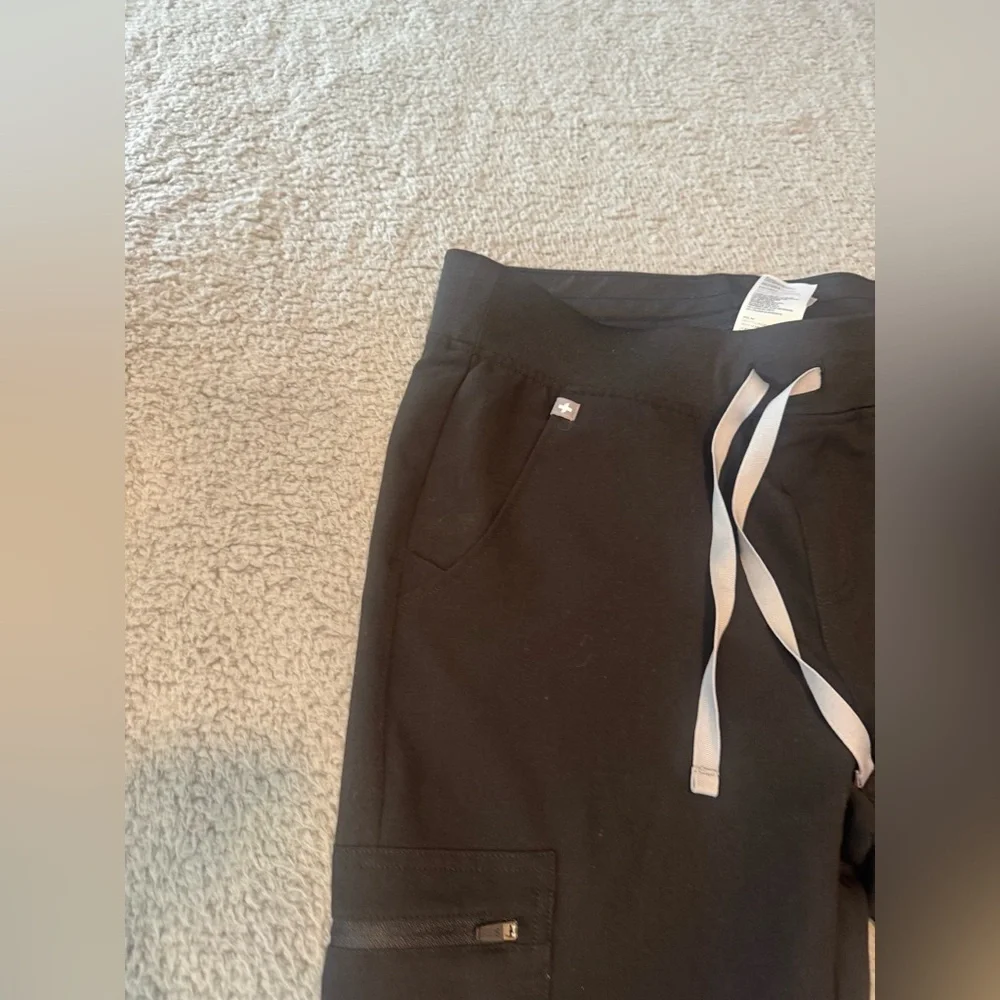 FIGS Women Scrub Pants S Black Jogger Zamora Drawstring STYLE#: W18SW2005 - Picture 3 of 15
